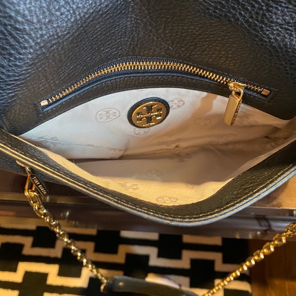 Tory Burch Purse. - Picture 5 of 5